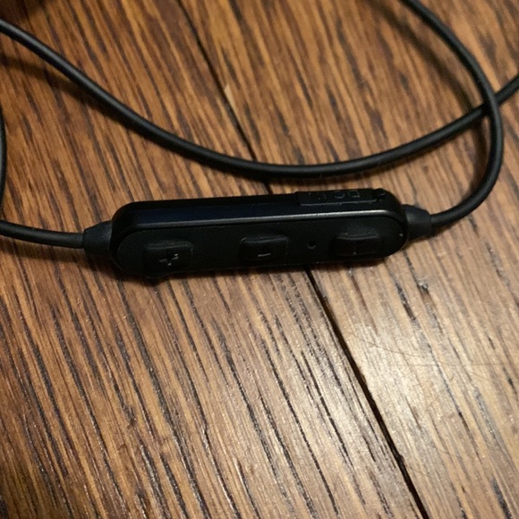 Taotronic wireless headphones- please read - Picture 4 of 4